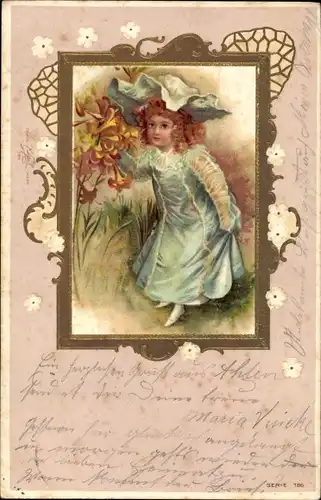 Präge Litho Mädchen in blauem Kleid, Portrait, Blumen