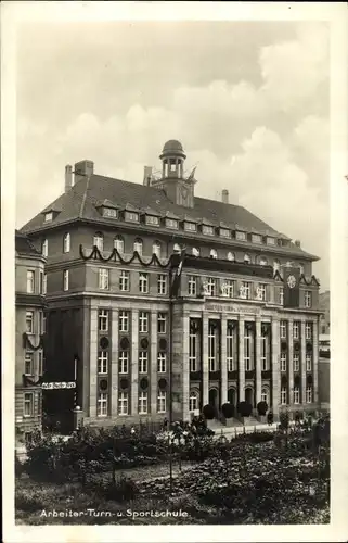 Ak Leipzig in Sachsen, Arbeiter Turn- und Sportschule, Vorderansicht des Schulhauses