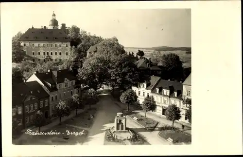 Foto Ak Frauenstein im Erzgebirge, Markt mit Schloss