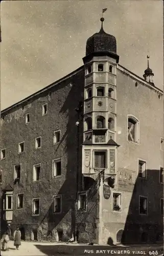 Foto Ak Rattenberg in Tirol, Gebäude, Erker, Turm
