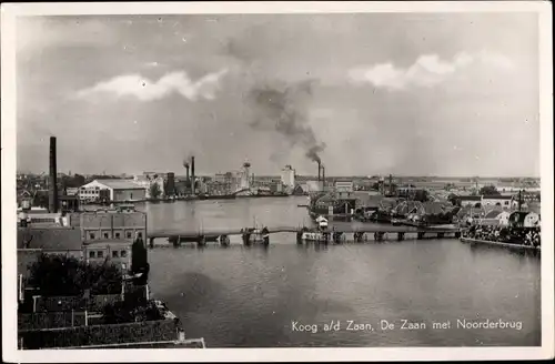 Ak Koog aan de Zaan Nordholland Niederlande, De Zaan met Noorderbrug