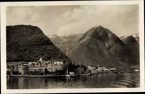 Ak Balholm Norwegen, Kviknes Hotel, Wasserpartie