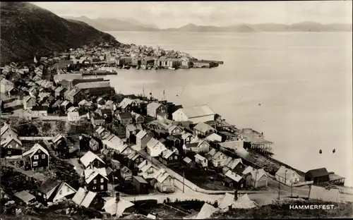 Ak Hammerfest Norwegen, Gesamtansicht der Stadt, Berge, Hafen