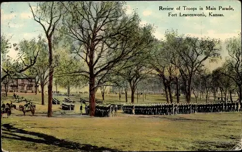 Ak Leavenworth Kansas USA, Review of Troops in Main Parade