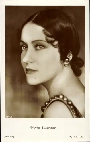 Ak Schauspielerin Gloria Swanson, Portrait