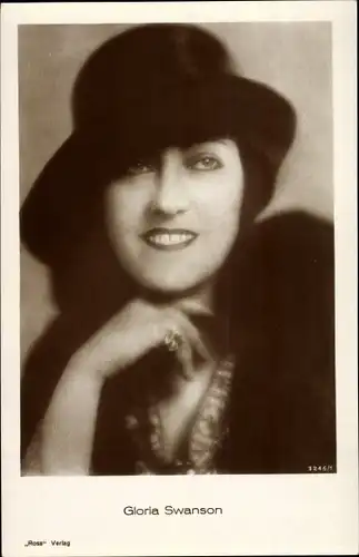 Ak Schauspielerin Gloria Swanson, Portrait