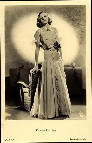 Ak Schauspielerin Greta Garbo, Portrait