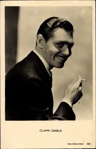 Ak Schauspieler Clark Gable, Portrait mit Zigarette