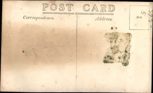 Foto Ak Kind mit Spielzeugpferd, Portrait