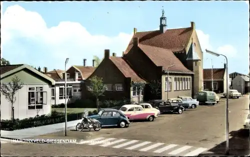 Ak Hardinxveld Giessendam Südholland, Gemeentehuis, Autos