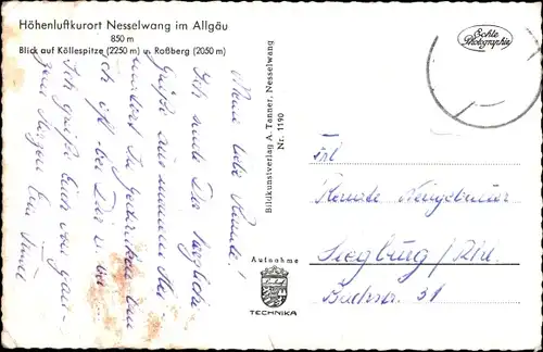 Ak Nesselwang im Allgäu mit Roßberg und Köllespitze, Blick über Ort auf Gebirge