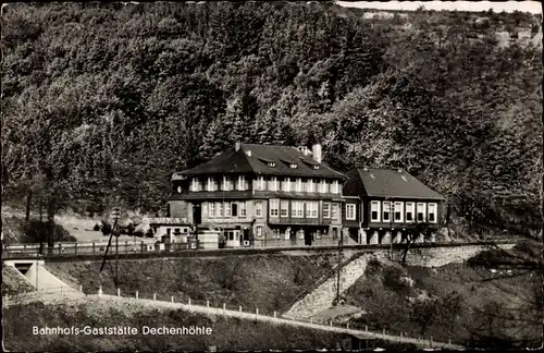 Ak Grüne Iserlohn im Märkischen Kreis, Dechenhöhle, Bahnhofs-Gaststätte