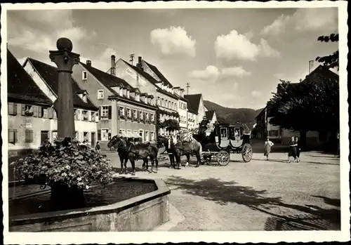 Ak Sulzburg im Markgräflerland Baden Schwarzwald, Kutsche, Brunnen