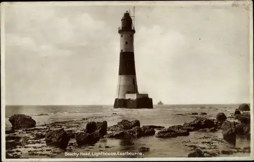 Ak Eastbourne East Sussex England, Beachy Head Lighthouse, Leuchtturm