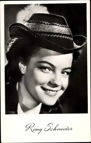 Ak Schauspielerin Romy Schneider, Portrait