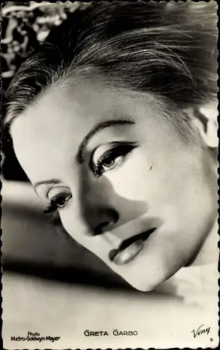 Ak Schauspielerin Greta Garbo, Portrait
