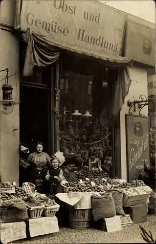 Foto Ak Berlin Prenzlauer Berg, Obst- und Gemüse-Handlung, Kolos, Schönhauser Allee 129