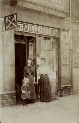 Foto Ak Berlin Prenzlauer Berg, Geschäft Holz und Kohlen zu Bahnpreisen, Ueckermünder Str. 12