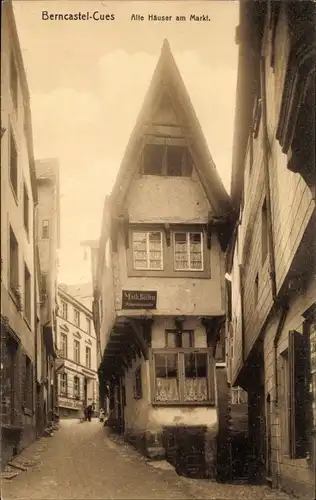 Ak Bernkastel Kues an der Mosel, Alte Häuser am Markt