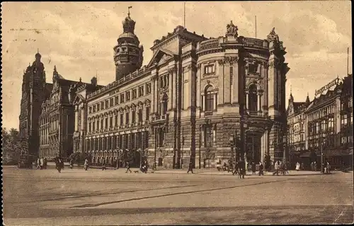 Ak Leipzig in Sachsen, Deutsche Bank, Gebäude, Passanten