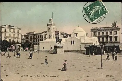 Ak Algier Alger Algerien, La Place du Gouvernement, Reiterstandbild