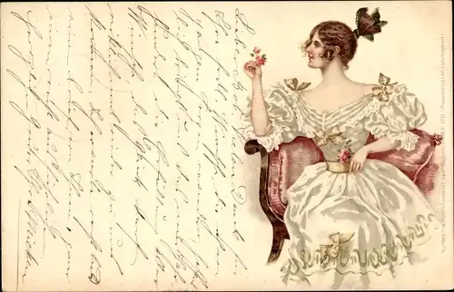 Litho Junge Frau im Ballkleid mit hochgesteckten Haaren auf einem Sofa sitzend