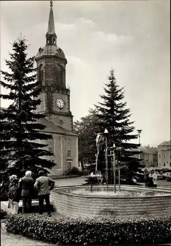 Ak Frauenstein im Erzgebirge, Markt mit Brunnen und Kirche