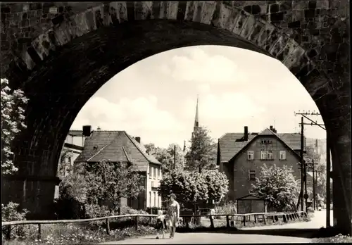 Ak Löbau in der Oberlausitz Sachsen, Ortspartie, Brückenbogen