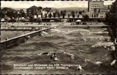 Ak Schwarza im Thüringer Wald, Schwimm- u. Wellenbad des VEB Thür. Kunstfaserweks Wilhelm Pieck