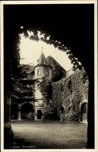 Ak Konstanz am Bodensee, Rathaushof