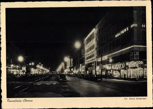 Ak Berlin Schöneberg, Blick auf die nächtliche Tauentzienstraße, Autos