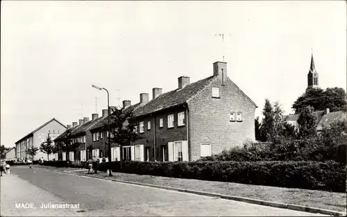 Ak Made Drimmelen Nordbrabant Niederlande, Julianastraat