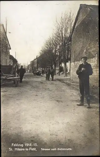 Foto Ak Saint Hilaire le Petit Marne, Straße nach Betheniville, Kind, Soldaten