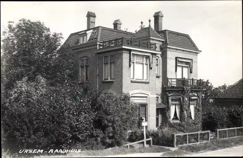 Foto Ak Ursem Nordholland Niederlande, Raadhuis