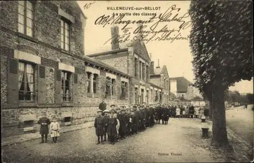 Ak Villeneuve sur Bellot Seine et Marne, La sortie des classes, Kinder verlassen Schule