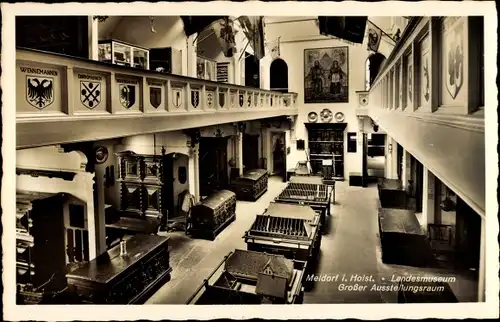 Ak Meldorf in Holstein, Landesmuseum, großer Ausstellungsraum, Innenansicht