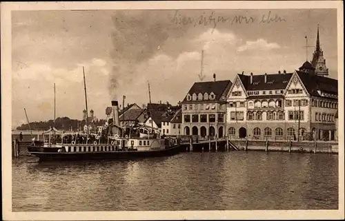 Ak Friedrichshafen am Bodensee, Partie im Hafen, Dampfer, Häuser