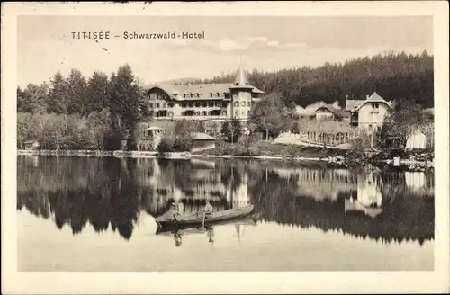 Ak Titisee Neustadt im Breisgau Hochschwarzwald, Blick vom See auf das Schwarzwald-Hotel