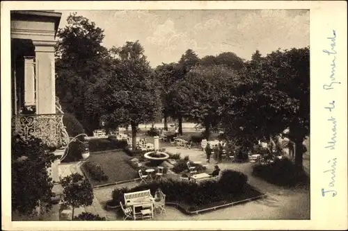 Ak Badenweiler im Schwarzwald, Hotel Roemerbad, Partie im Vorgarten