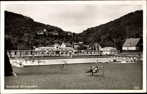 Ak Badenweiler im Schwarzwald, Sportbad, Badegäste