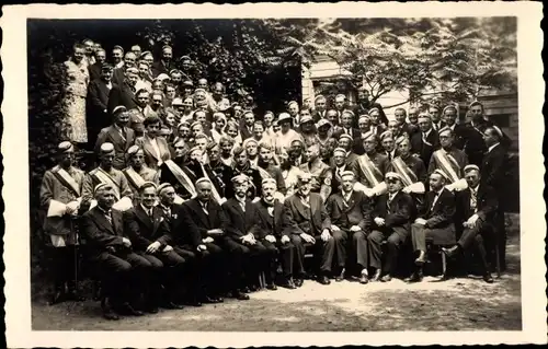 Studentika Foto Ak Deutsche Studenten in Uniformen, Gruppenbild