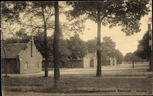 Ak Beverloo Beverlo Beringen Flandern Limburg, Truppenübungsplatz, Baracken