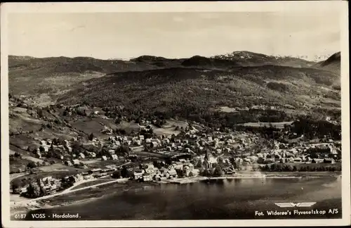 Ak Voss Norwegen, Hordaland, Blick auf den Ort, Fliegeraufnahme