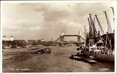Ak London City England, Tower Bridge, Pool of London