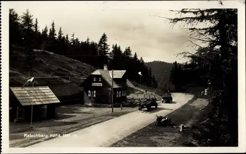 Ak Katschberghöhe Salzburg, Straßenpartie, LKW mit Holztransport, Motorradgespann