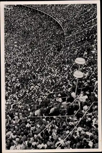 Sammelbild Olympia 1936, Zuschauer im Stadion