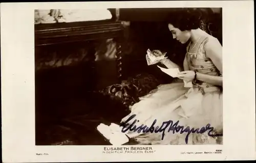 Ak Schauspielerin Elisabeth Bergner, Filmszene Fräulein Else, Autogramm