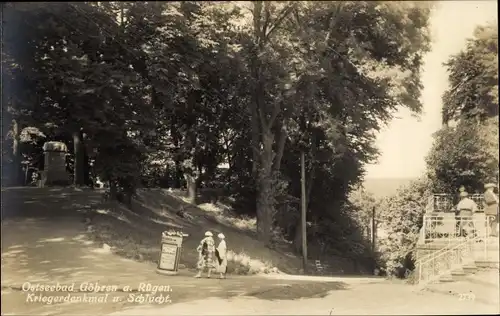 Ak Ostseebad Göhren auf Rügen, Kriegerdenkmal, Schlucht