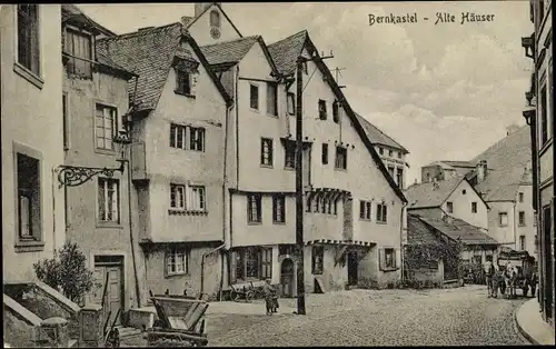 Ak Bernkastel Kues an der Mosel, Alte Häuser