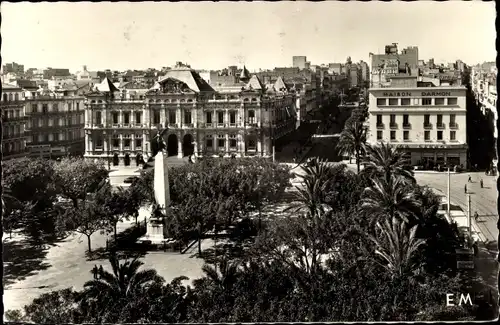 Ak Oran Algerien, Place Foch et la Mairie, Denkmal